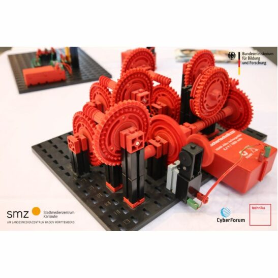 Geniale Mechanik! Wir bauen ein Getriebe, das schrittweise läuft...